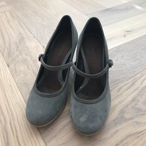 COMFY! Retro mary janes AEROSOLES